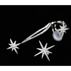 Серьги-гвоздики асимметричные со стразами, серебрение 925