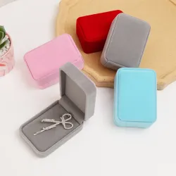Коробочка для кулона и колье из бархата со скруглёнными углами