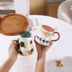 Кружка керамическая с крышкой и ложкой, для чая и кофе, 1 шт.